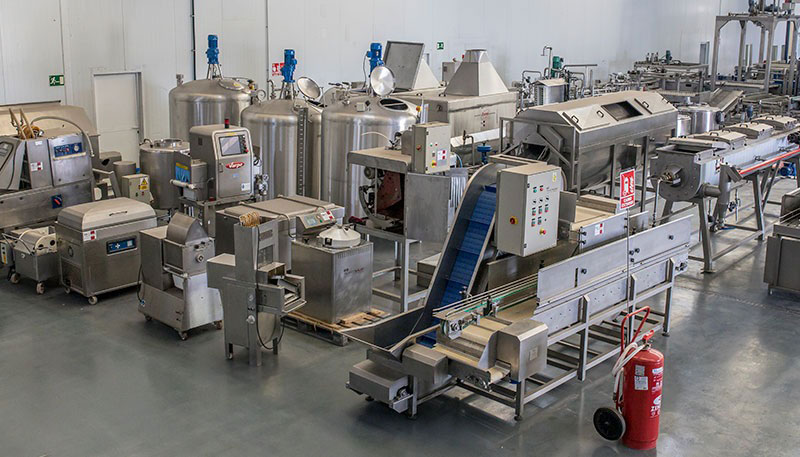 Size Matters: A Comparison of Small and Large Food Processing Equipment(图2)