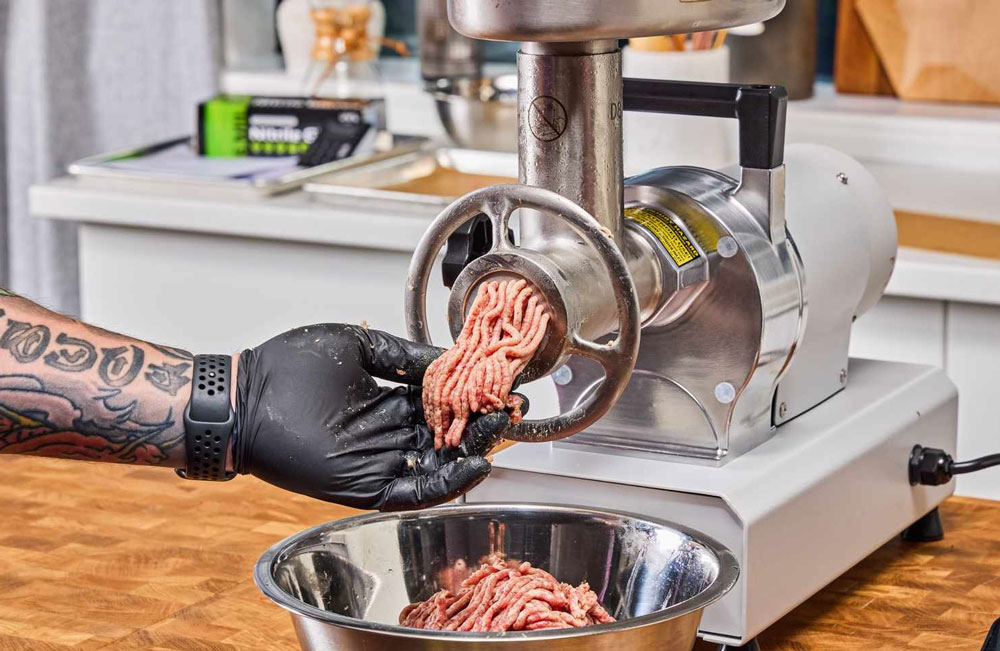 Meat Grinder Essentials: Efficiency, Blades & Frozen Meat(图1)